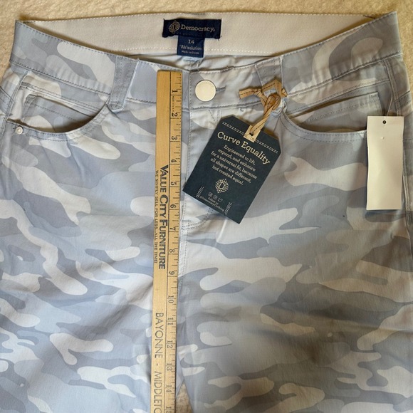 Democracy Absolution Camo Bermuda Shorts Womens 14 Blue Grey Stretch BH810Q8X2 - Picture 9 of 15